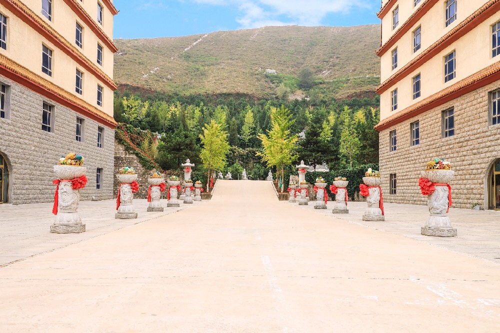 灵山宝塔陵园l联系方式电话：京东福泽之地，生命的永恒归宿